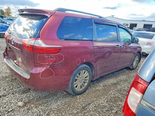 2015 TOYOTA SIENNA — PSRA