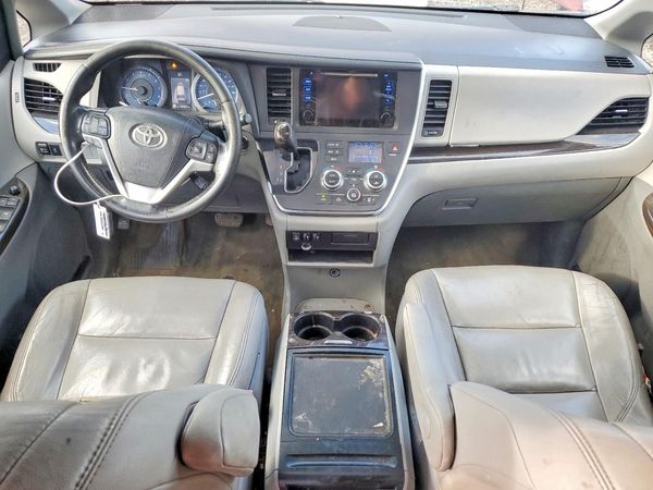 2015 TOYOTA SIENNA — CKPT