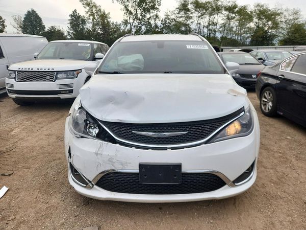 2017 CHRYSLER PACIFICA Touring L — DIRF