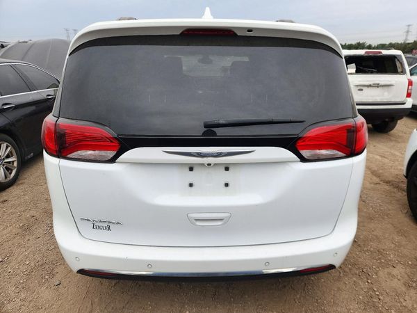 2017 CHRYSLER PACIFICA Touring L — DIRR