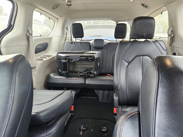2017 CHRYSLER PACIFICA Touring L — SUVN