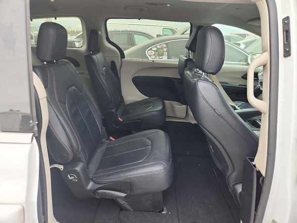 2017 CHRYSLER PACIFICA Touring L — PSRS