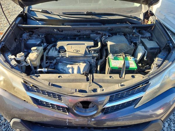 2015 TOYOTA RAV4 LE (X Grade) — Engine bay