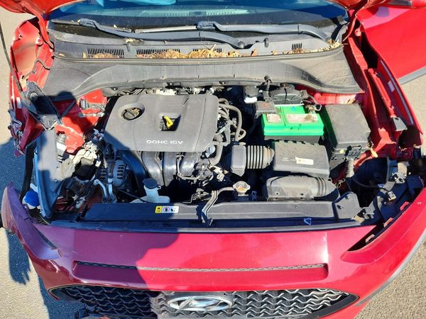 2018 HYUNDAI KONA SEL with Tech Pkg — Engine bay