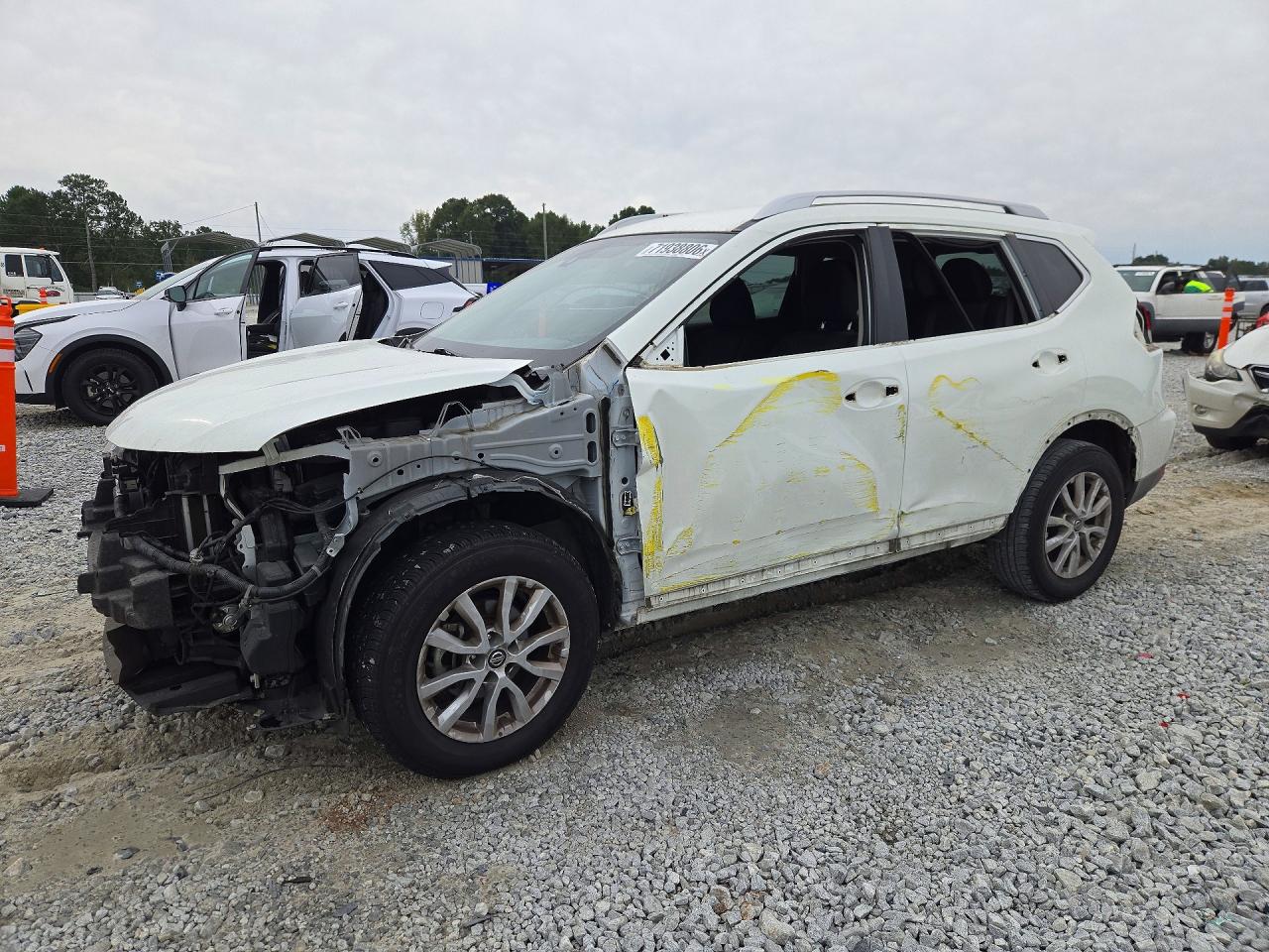2019 NISSAN ROGUE — Front 3/4