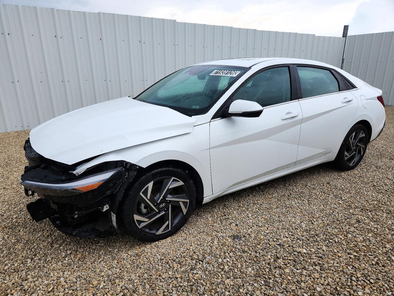 2025 HYUNDAI ELANTRA Limited — Front 3/4