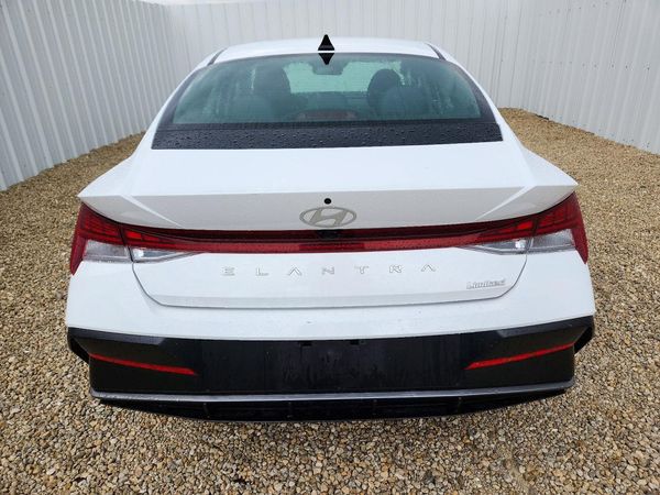 2025 HYUNDAI ELANTRA Limited — DIRR