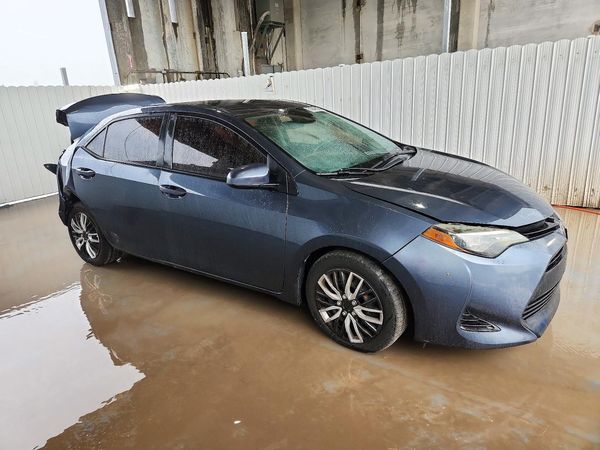 2018 TOYOTA COROLLA L/LE/SE/XLE/XSE — Passenger 3/4