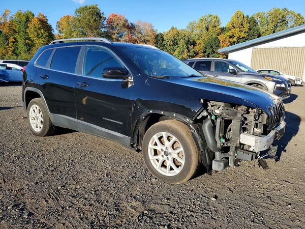 2017 JEEP CHEROKEE — Passenger 3/4