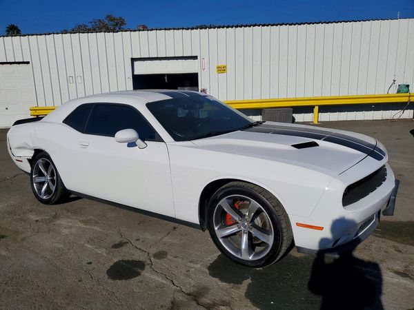 2016 DODGE CHALLENGER SXT — Passenger 3/4