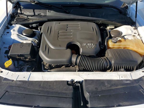 2016 DODGE CHALLENGER SXT — Engine bay