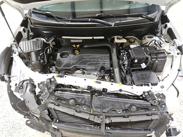 2023 CHEVROLET EQUINOX LT (2FL) — Engine bay