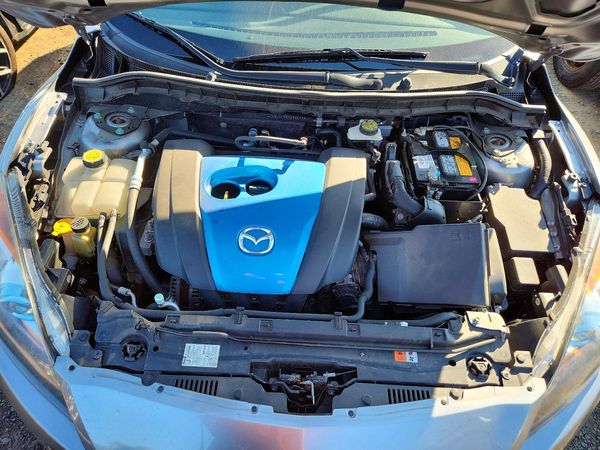 2012 MAZDA 3 Touring/GS — Engine bay
