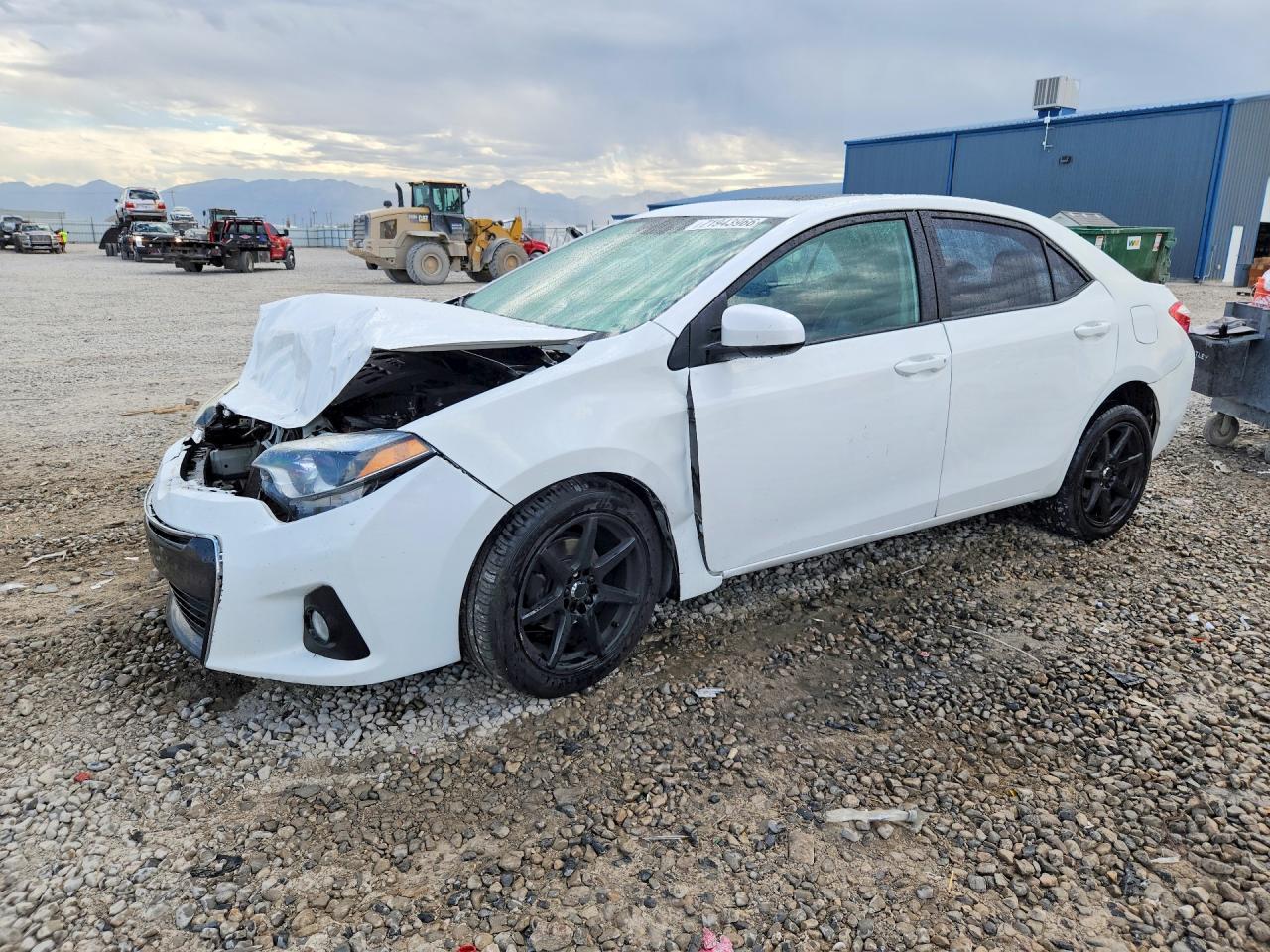 2015 TOYOTA COROLLA L/LE — Front 3/4