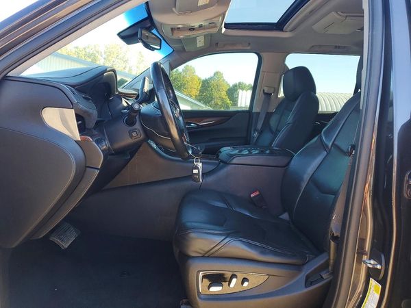 2015 CADILLAC ESCALADE Premium — DENT