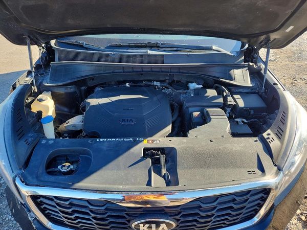 2020 KIA SORENTO L, LX, S — Engine bay