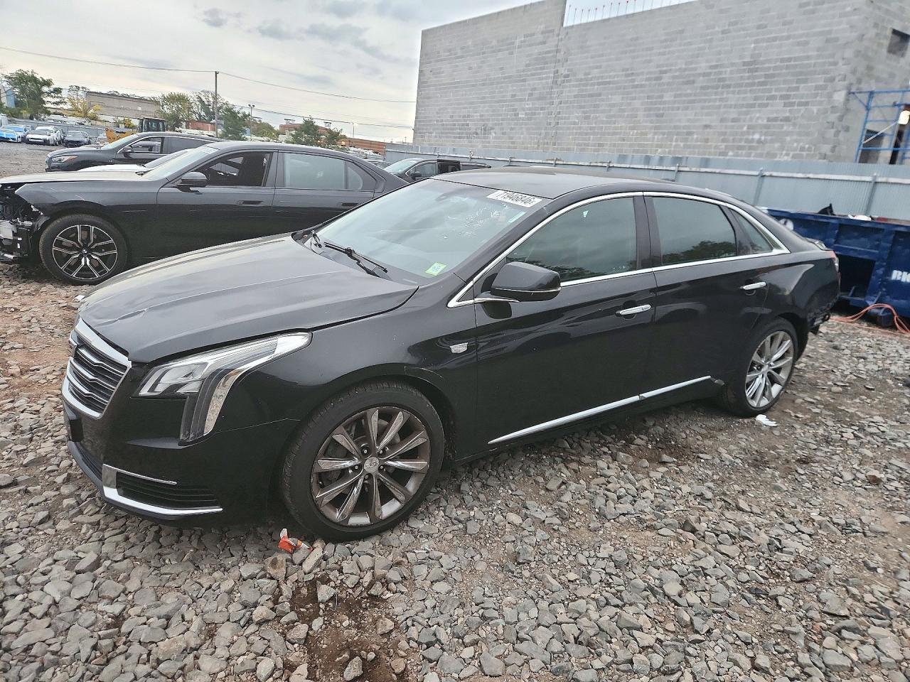 2018 CADILLAC XTS Livery — Front 3/4