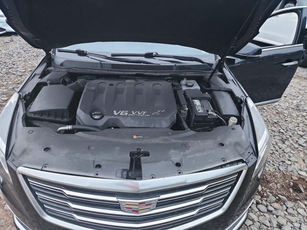 2018 CADILLAC XTS Livery — Engine bay
