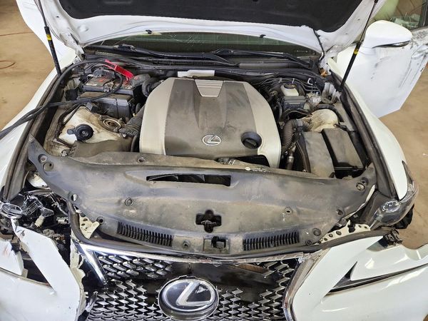2016 LEXUS IS 300 — Engine bay
