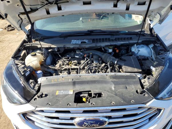 2022 FORD EDGE SEL — Engine bay