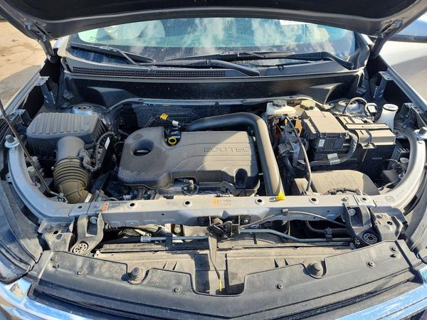 2024 CHEVROLET EQUINOX LT (1LT) — Engine bay