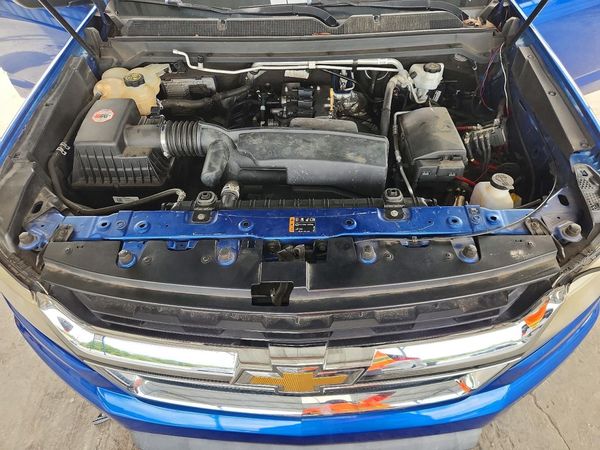 2018 CHEVROLET COLORADO Work Truck — Engine bay