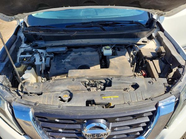 2019 NISSAN PATHFINDER — Engine bay