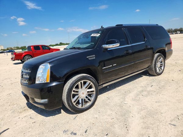 2014 CADILLAC ESCALADE — DSFA — Front 3/4