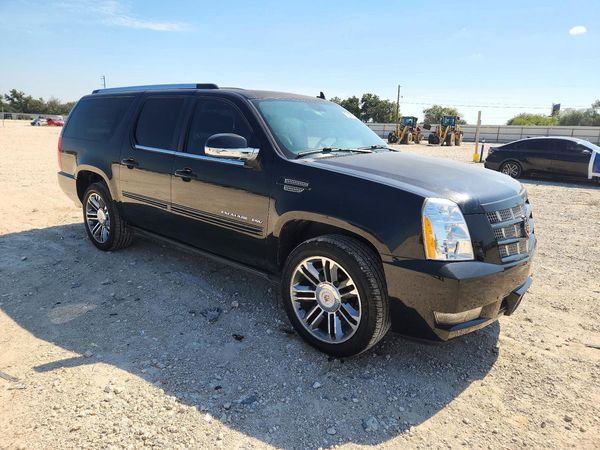 2014 CADILLAC ESCALADE ESV Premium — Passenger 3/4