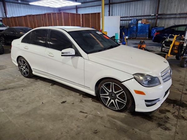 2013 MERCEDES-BENZ C-CLASS C300 — Passenger 3/4