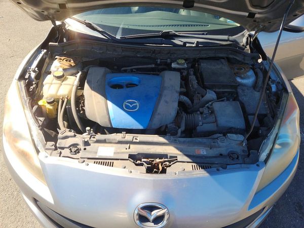2012 MAZDA 3 Grand Touring/GT — Engine bay