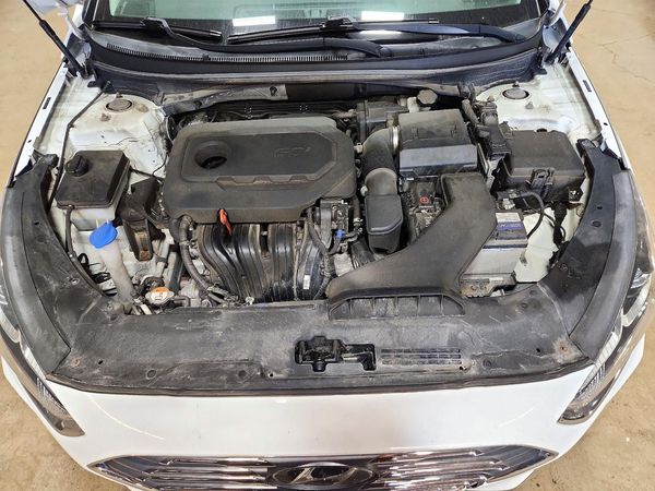 2019 HYUNDAI SONATA Eco Turbo, SE — Engine bay