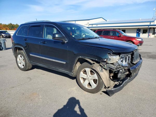 2012 JEEP CHEROKEE Laredo — Passenger 3/4