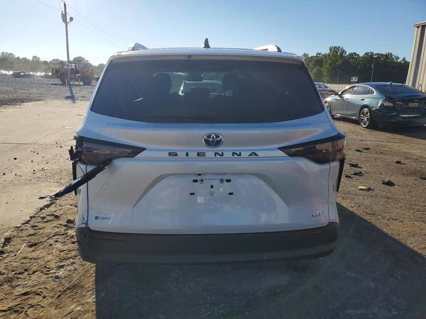2025 TOYOTA SIENNA XLE — DIRR