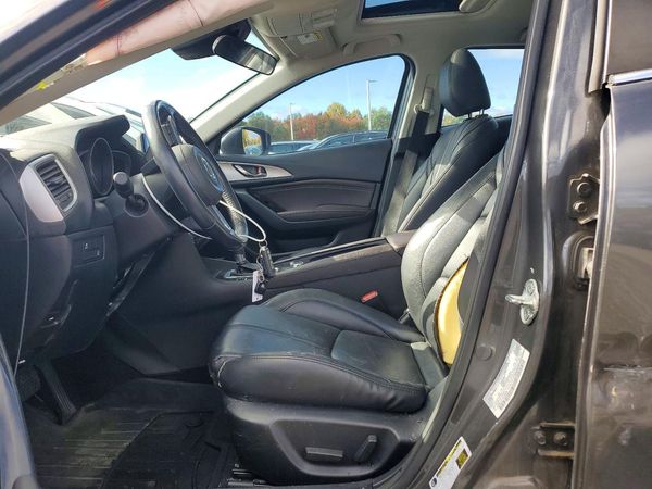 2018 MAZDA 3 Touring — DENT