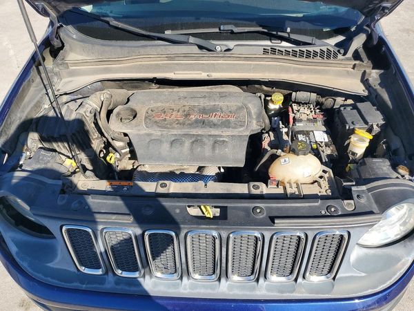 2016 JEEP RENEGADE Sport — Engine bay