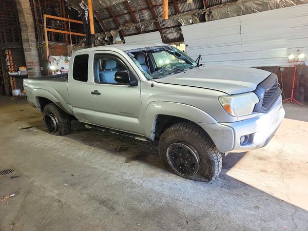 2012 TOYOTA TACOMA — Passenger 3/4