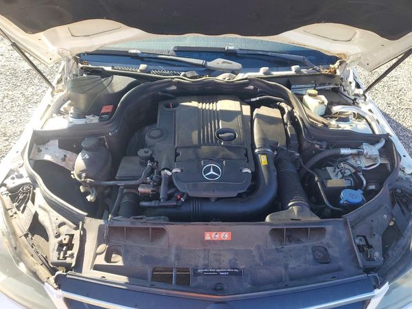 2014 MERCEDES-BENZ C-CLASS C250 — Engine bay