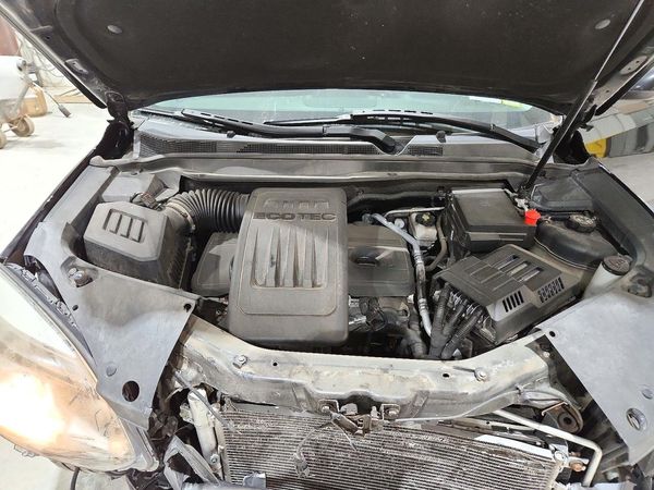 2017 CHEVROLET EQUINOX LT / FL — Engine bay