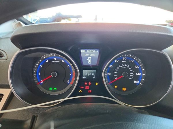 2014 HYUNDAI ELANTRA STD, Style, Tech — ODOM