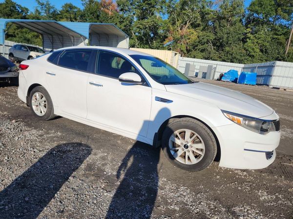 2017 KIA OPTIMA — Passenger 3/4