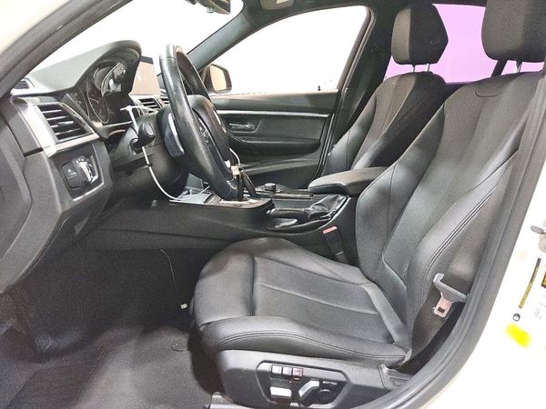 2018 BMW 330 SA — DENT