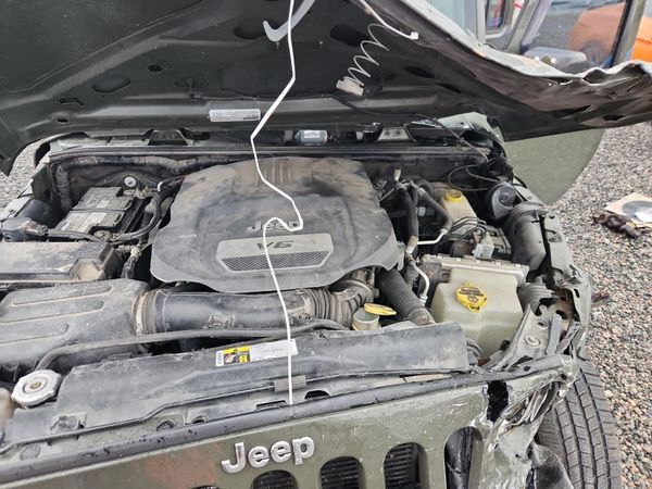 2016 JEEP WRANGLER UNLIMITED Sport — Engine bay