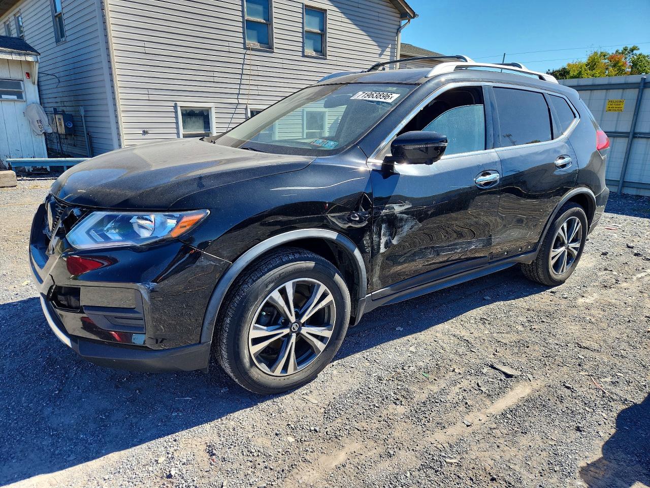 2019 NISSAN ROGUE — Front 3/4