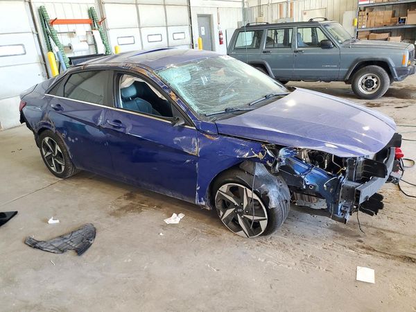 2023 HYUNDAI ELANTRA Limited — Passenger 3/4