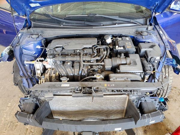 2023 HYUNDAI ELANTRA Limited — Engine bay