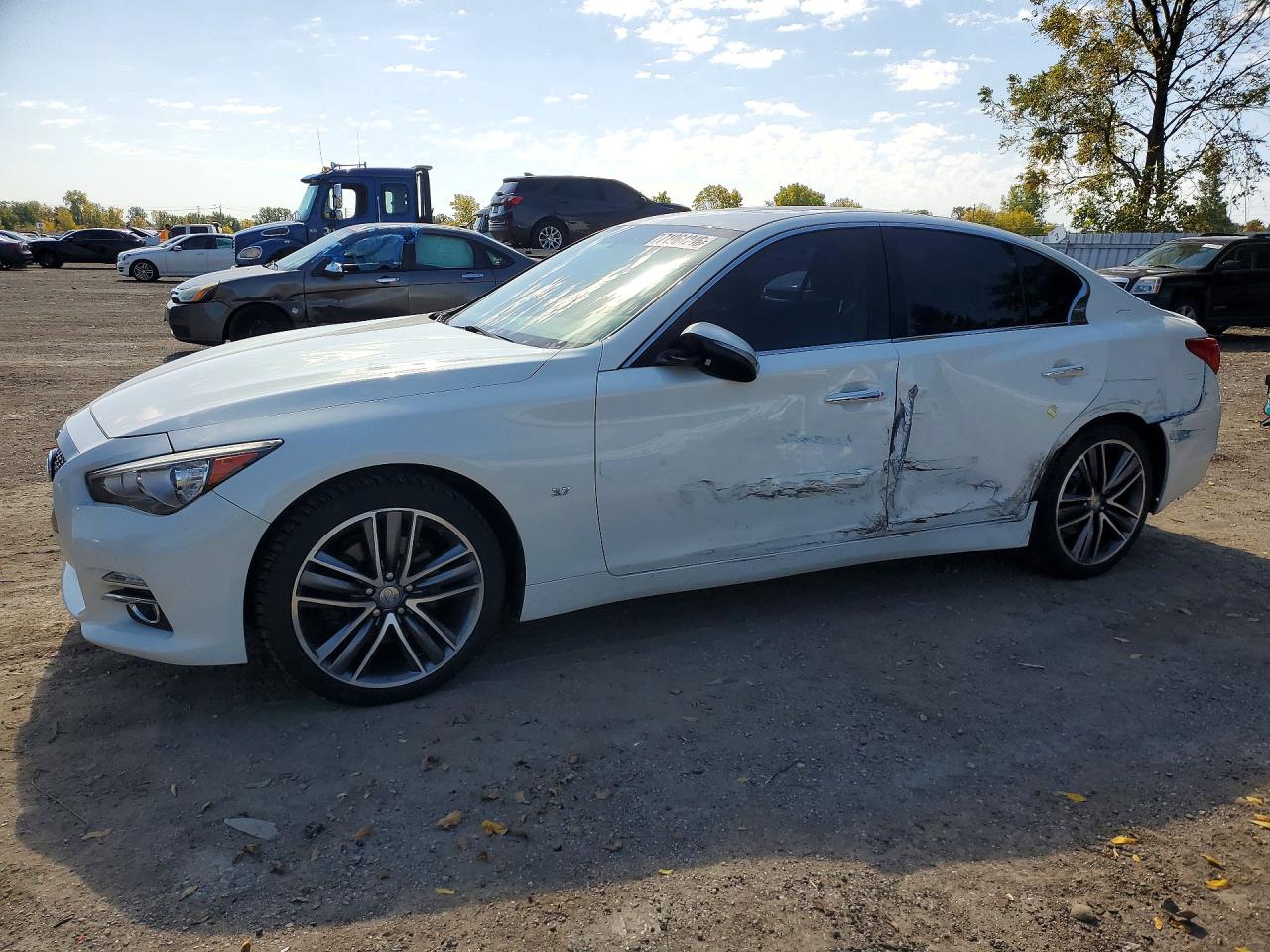 2015 INFINITI Q50 — Front 3/4