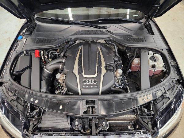2016 AUDI A8 quattro Sport L — Engine bay