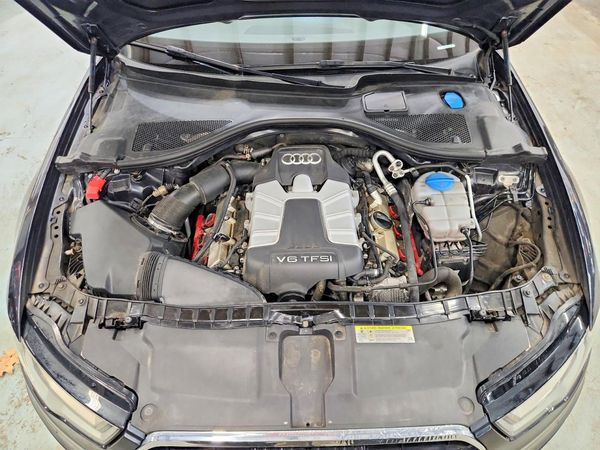 2015 AUDI A6 — Engine bay