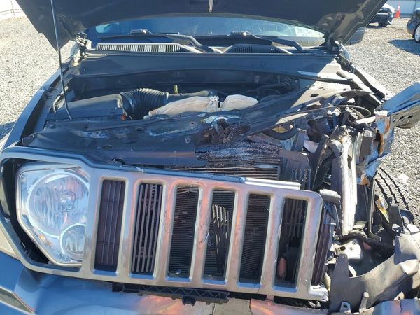 2012 JEEP LIBERTY Sport — Engine bay